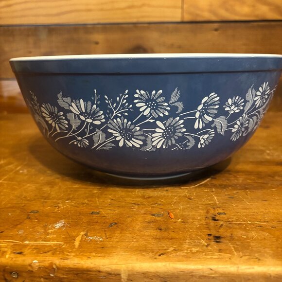Vintage #404 Colonial Mist Pyrex Mixing Bowl - Picture 1 of 4